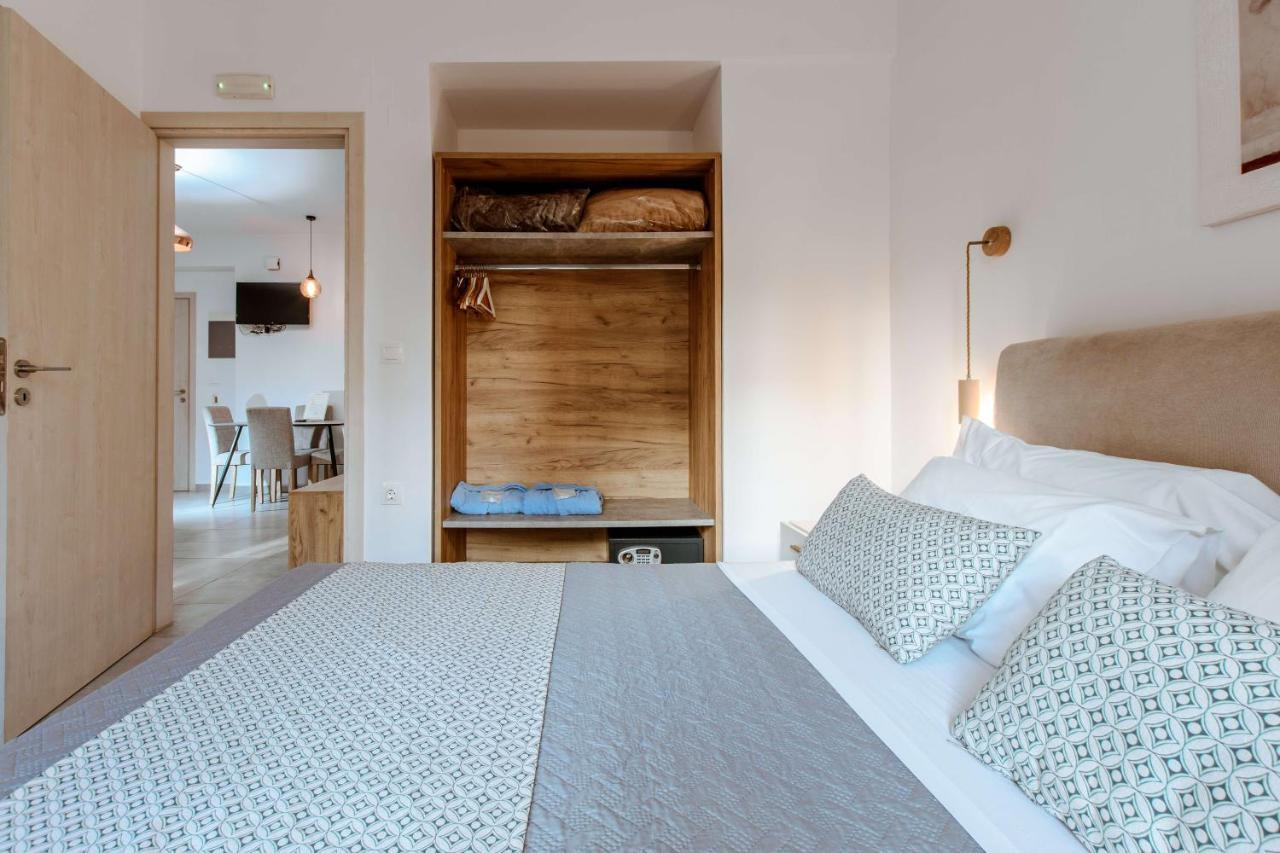 Deluxe Hotel Chrissi Akti Chania Exterior foto